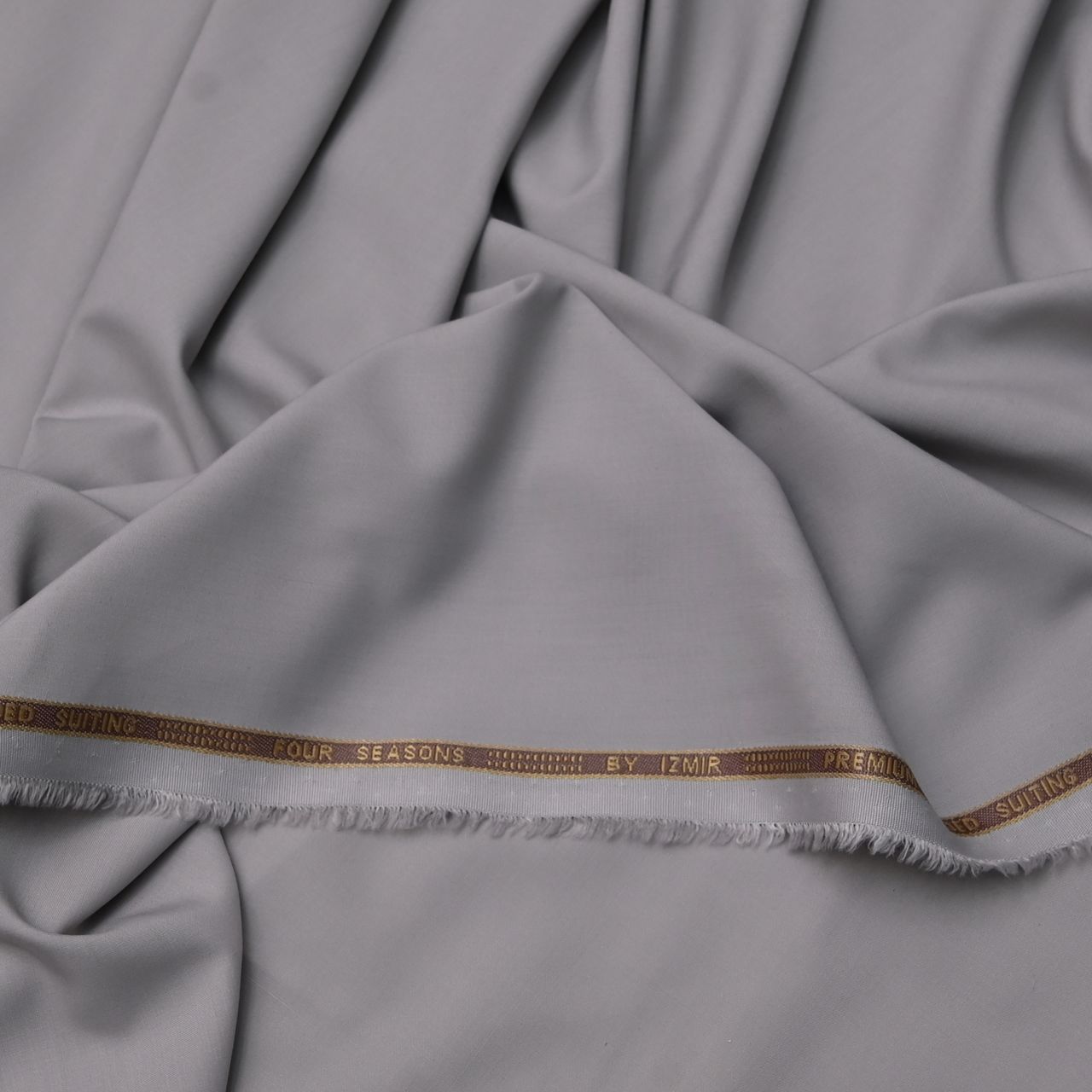 Buy Unstitched Suits in Pakistan: Your Complete Guide to Choosing the Perfect Outfit Online